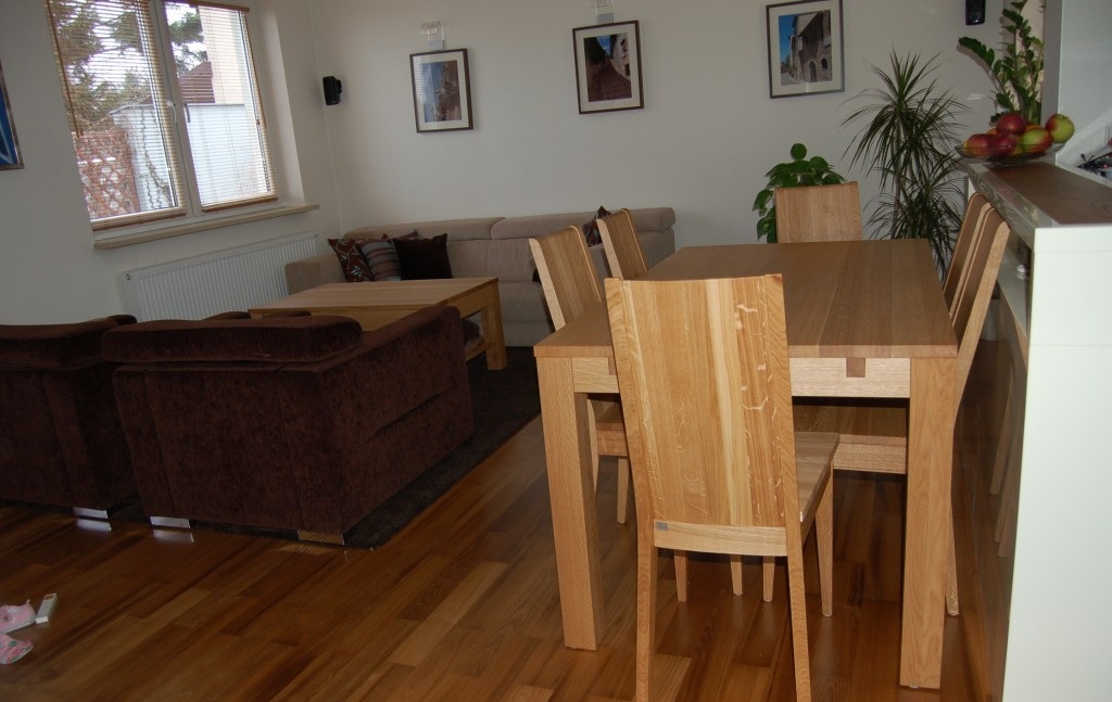 krzesła i stół dębowy, komplet mebli dębowych, stół dębowy, krzesła dębowe