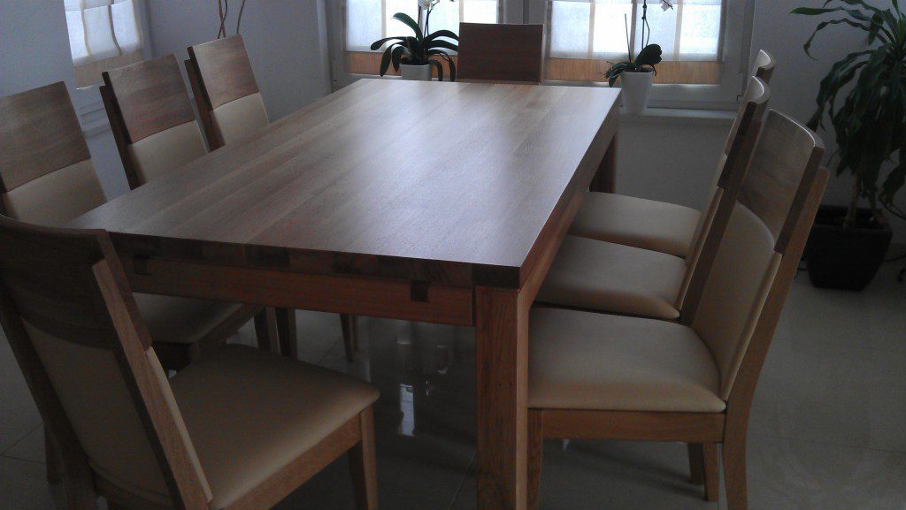 Stół z litego drewna dąb