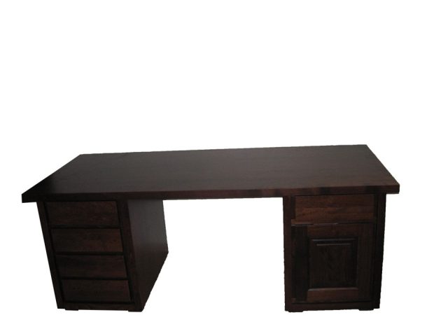 Masywne biurko drewniane